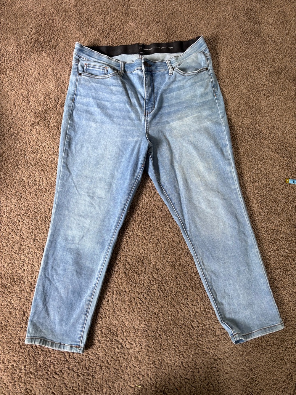 NY&co High-Waist Super Skinny Capri Size 18 light wash denim
